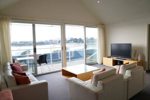 York Cove Holiday Hotel - Accommodation Adelaide 2