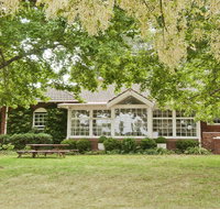 York Cottage - grand gate house and enchanting gardens - Accommodation Adelaide