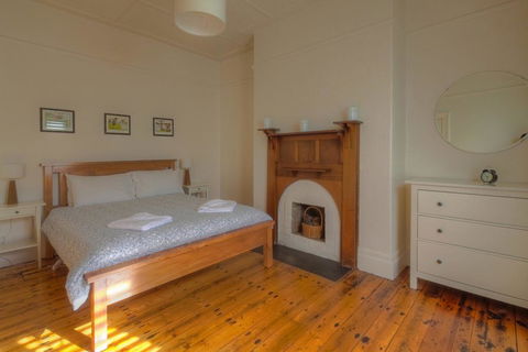 Young's Cottage - Circa: 1861 - Accommodation Adelaide 2
