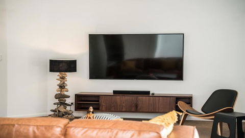 Your Luxury Escape - Byron Sunset Breeze - Accommodation Adelaide 1