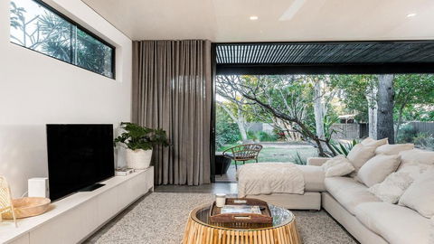 Your Luxury Escape - Tallowood - Suffolk Park - Accommodation Adelaide 3