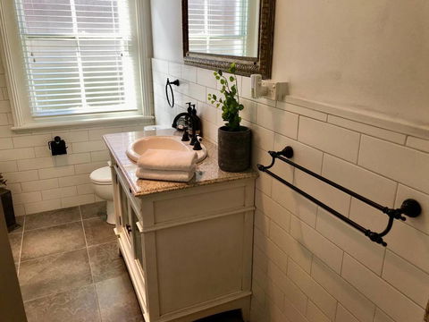 YSG The Edward Townhouse 153 - Walk To Town - Accommodation Adelaide 3