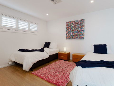 Maison De La Mer 30 Mulubinda Parade - Luxurious, Linen, Aircon And Panoramic Views - Accommodation Adelaide 1