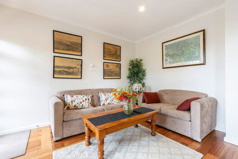 Spacious Bungalow5min Walk To Station5min To Box HillWiFiParking - Accommodation Adelaide 2