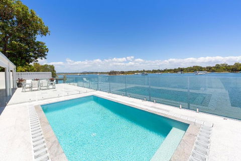Affordable Riverfront, Pool, Private Pontoon - Accommodation Adelaide 0