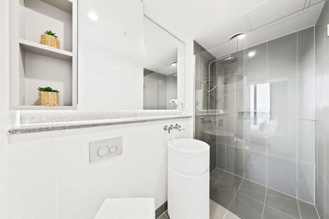 A 3BR Apt Next To Melbourne Central FREE Parking - Accommodation Adelaide 3