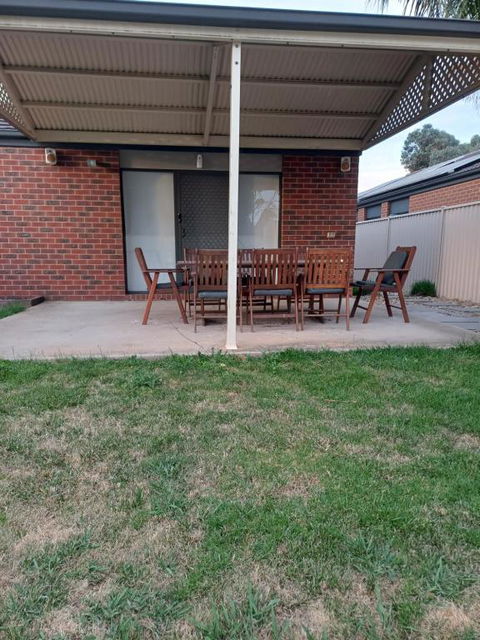 A Beautiful And Spacious Home. - Accommodation Adelaide 2