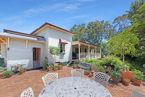 A Charming Queenslander - Accommodation Adelaide 2