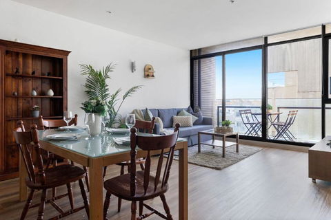 A Chic 2BR Apt Near Melbourne Uni FREE Parking - Accommodation Adelaide 0