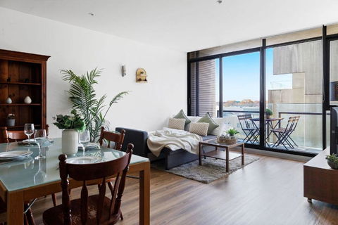 A Chic 2BR Apt Near Melbourne Uni FREE Parking - Accommodation Adelaide 2