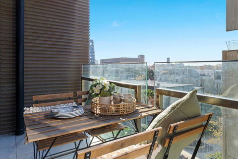A Chic 2BR Apt Near Melbourne Uni FREE Parking - Accommodation Adelaide 4
