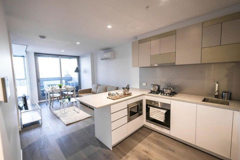A Chic 2BR CBD Apartment Near Southern Cross - Accommodation Adelaide 0