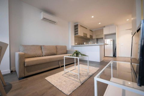 A Chic 2BR CBD Apartment Near Southern Cross - Accommodation Adelaide 3