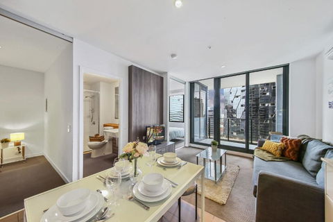 A Chic 2BR Home Near Southern Cross City Views - Accommodation Adelaide 0