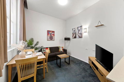 A Chic Apartment On Bourke St Near Chinatown - Accommodation Adelaide 3
