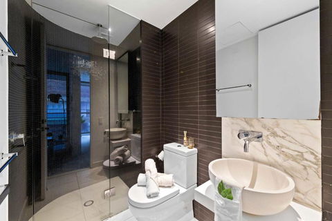A Chic & Comfy 2BR Apt Near Federation Square - Accommodation Adelaide 3