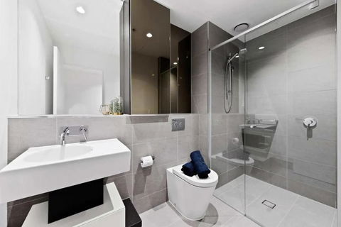 A Comfy Apt Next To Southern Cross FREE Parking - Accommodation Adelaide 3