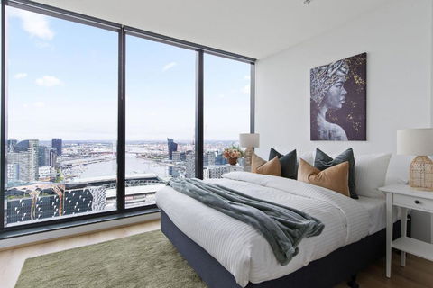 A Cozy 2BR Apt With Harbour Views FREE Parking - Accommodation Adelaide 0