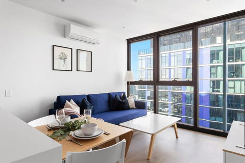 A Cozy & Comfy 2BR Apt Up In The Clouds Near CBD - Accommodation Adelaide 3