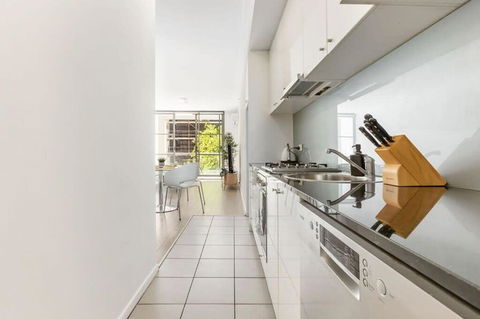 A Cozy & Modern Studio Right Next To Darling Harbour - Accommodation Adelaide 2