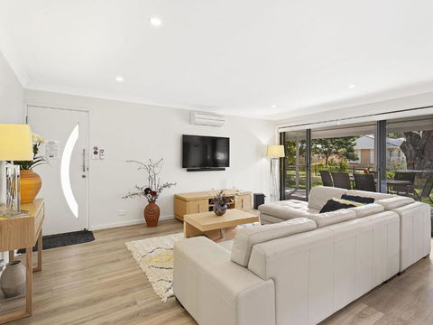 A Homely House 6 Mistral Close - Accommodation Adelaide 2