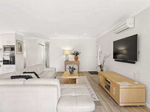A Homely House 6 Mistral Close - Accommodation Adelaide 3