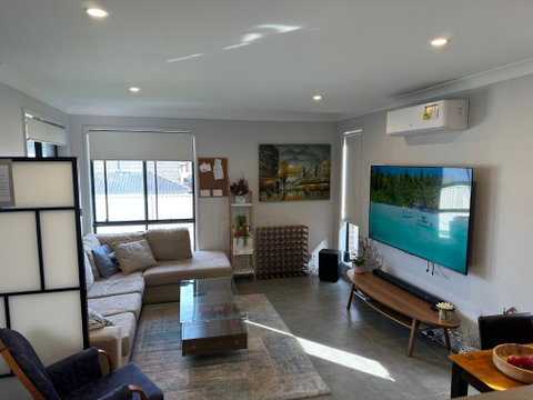 A Private Ensuite With AC And TV - Accommodation Adelaide 2
