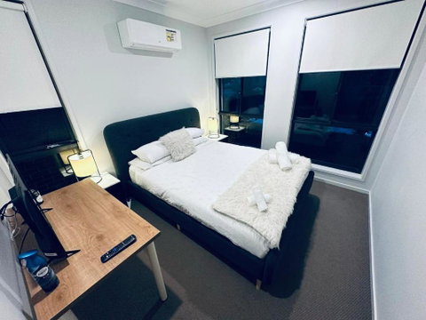 A Private Ensuite With AC And TV - Accommodation Adelaide 4