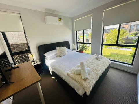 A Private Ensuite With AC And TV - Accommodation Adelaide 3
