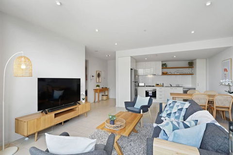 A River-side 2bdm Footscray Oasis + Parking - Accommodation Adelaide 1