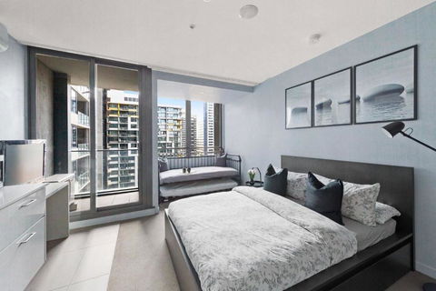 A Stylish Studio Right Next To Southern Cross - Accommodation Adelaide 4