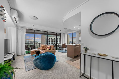 A Touch Of Class - 2Bed-2Bath-1Car-Balcony-Views - CBD - Accommodation Adelaide 0