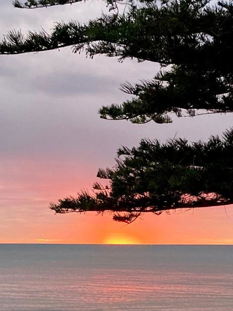 Absolute Beachfront Apartment, Amazing Sunsets - Accommodation Adelaide 2