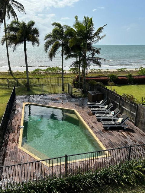 ABSOLUTE BEACHFRONT BLISS - NEWELL BEACH - 10 Metres To The Ocean - Accommodation Adelaide 0