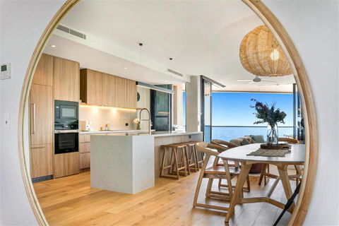 Absolute Beachfront Luxury Apartment - Accommodation Adelaide 3