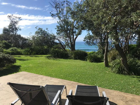 Absolute Beachfront Mollymook - Accommodation Adelaide 2