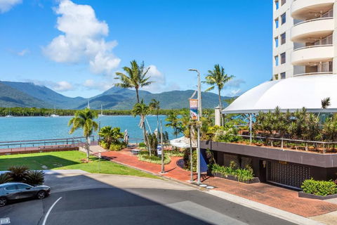 Absolute Waterfront - Enjoy Exceptional Lifestyle - Accommodation Adelaide 3
