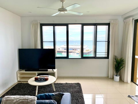 Absolute Waterfront - Tropical Oasis Over The Water - Accommodation Adelaide 2