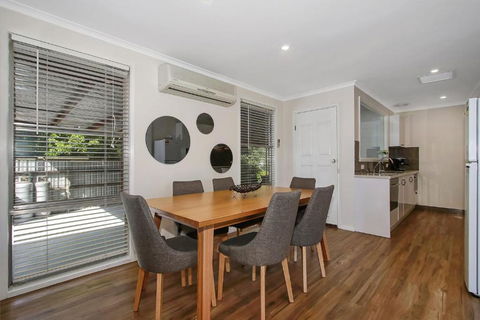 Acaronar- Great Value For Money - Accommodation Adelaide 2