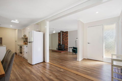 Acaronar- Great Value For Money - Accommodation Adelaide 4