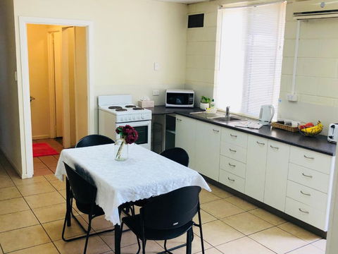 Accommodation @ Isa - Accommodation Adelaide 3