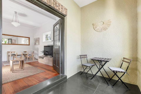 Acland Art Deco - Coastal Chic By St Kilda Beach - Accommodation Adelaide 1