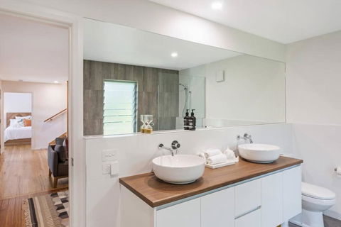ADS On Collins - 4 Bedroom And Pet Friendly - Accommodation Adelaide 3