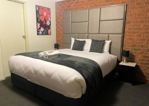 Advance Motel - Accommodation Adelaide 2