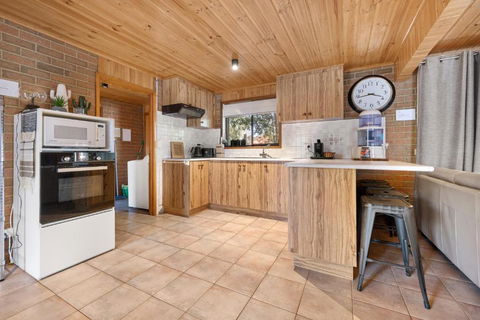 Affordable GEM In The Heart Of Inverloch - Accommodation Adelaide 2