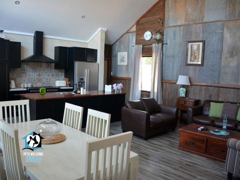 A Beautiful New Property, Walking Distance To The Beach In Esperance WA! - Accommodation Adelaide 2