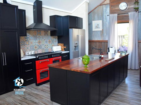 A Beautiful New Property, Walking Distance To The Beach In Esperance WA! - Accommodation Adelaide 4