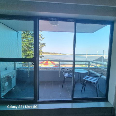 A-The Entrance Private Water Front 1 Bedroom Appartment At The Oaks - Accommodation Adelaide 2