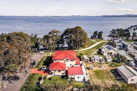 Aircabin - Tuggerawong - Lake Front - 9 Beds House - Accommodation Adelaide 0