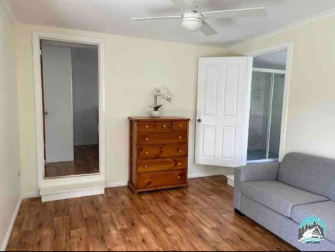 Aircabin - Tuggerawong - Lake Front - 9 Beds House - Accommodation Adelaide 4